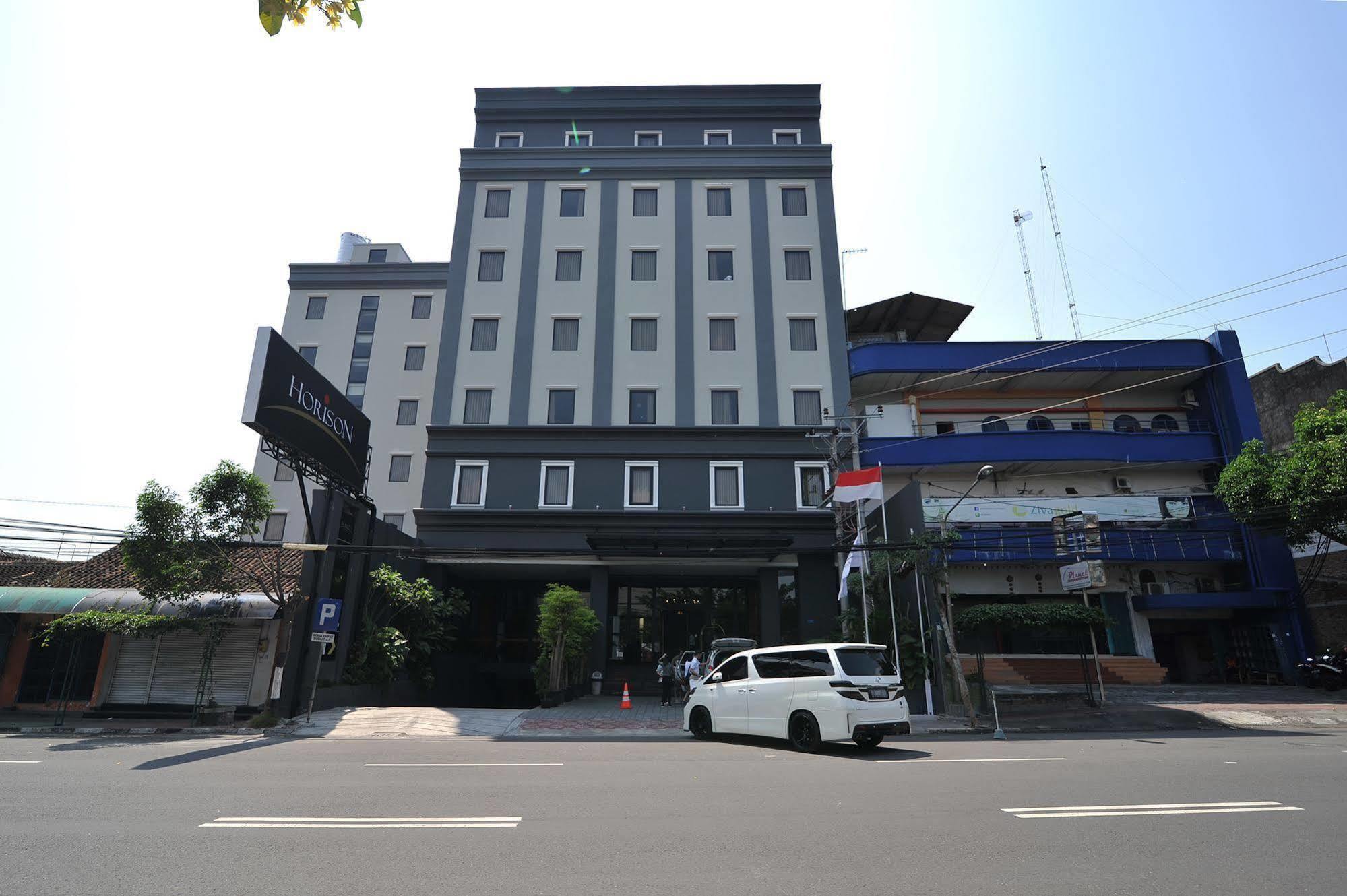 Grand Kangen Hotel Urip Sumoharjo Yogyakarta Kültér fotó
